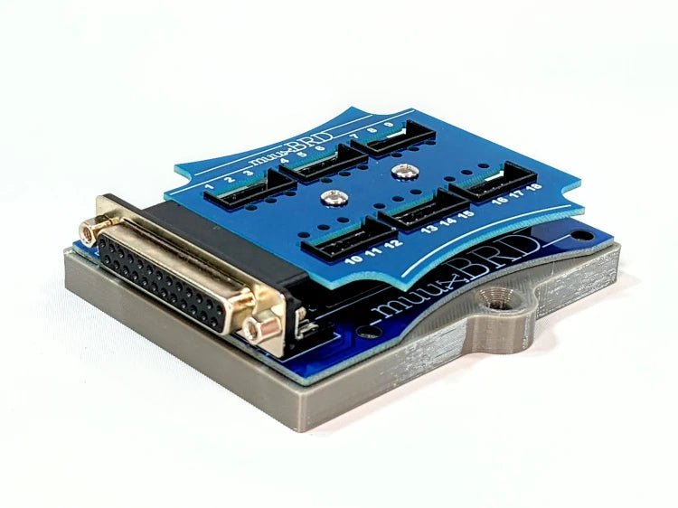 QuickConnect-18 QuickPlug Cobra slat on a mounting base. (Legacy Design)