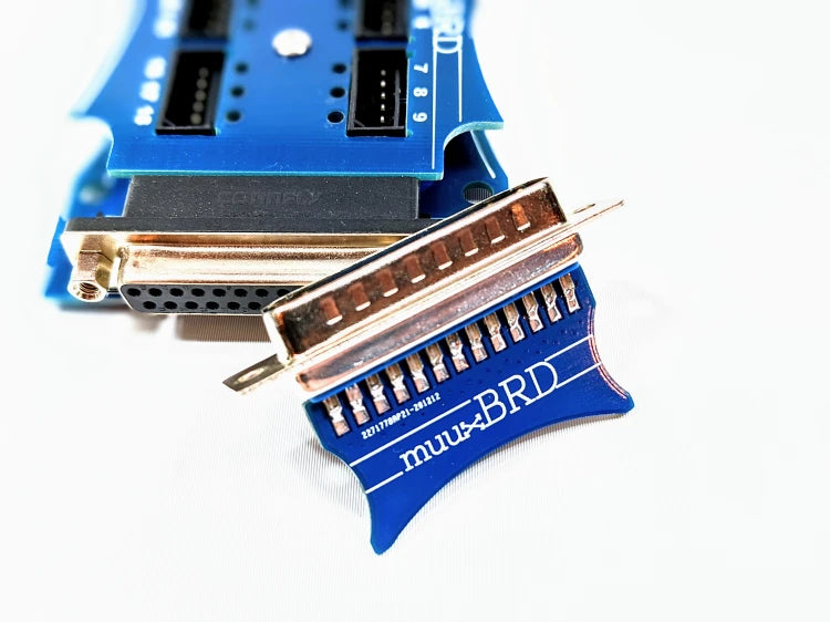 DB25 shunt sitting next to a QuickConnect or QuickPlug slat