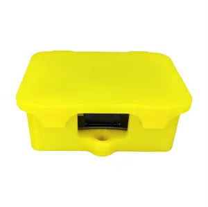 Side profile of a 6-cue QuickPlug slat inside of a protective enclosure