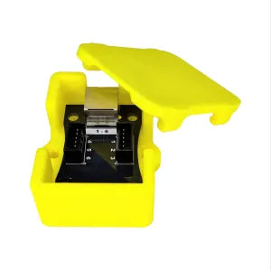 6-cue QuickPlug slats for QuickPlug ematches in a protective enclosure