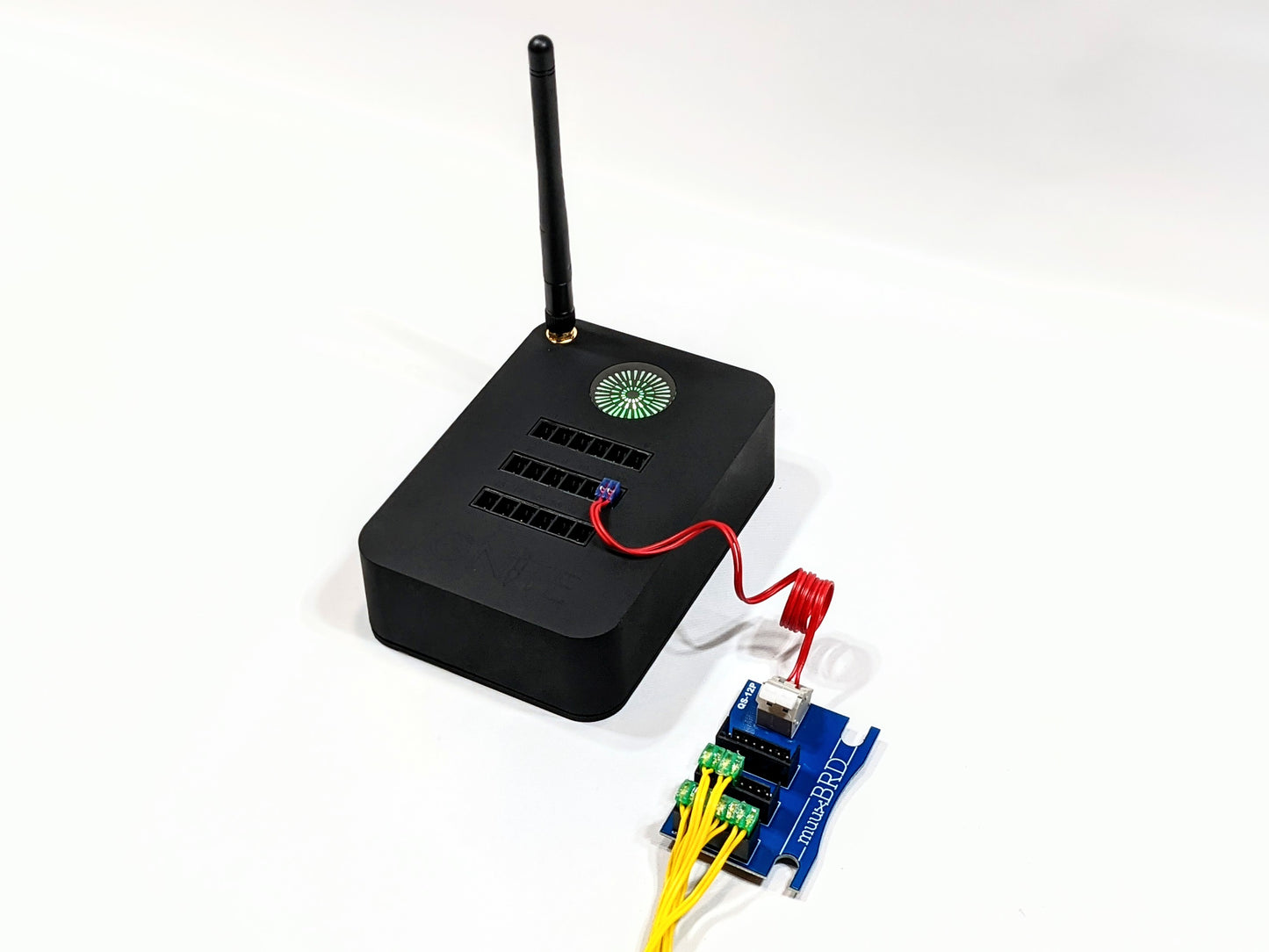 IGNITE i18 connected to a QuickSplit-12P breakout board, and several MJG ematches wired in parallel